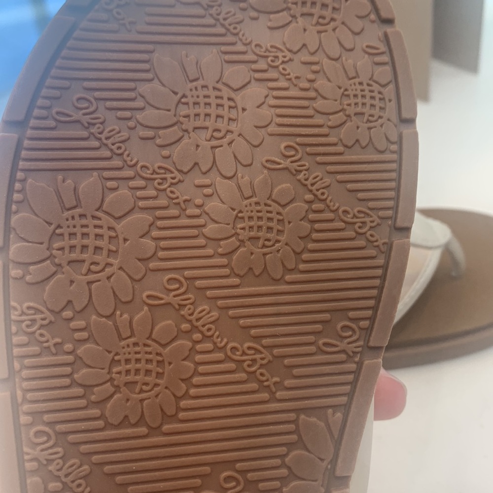 Yellow Box camo flip flops - Picture 8 of 10